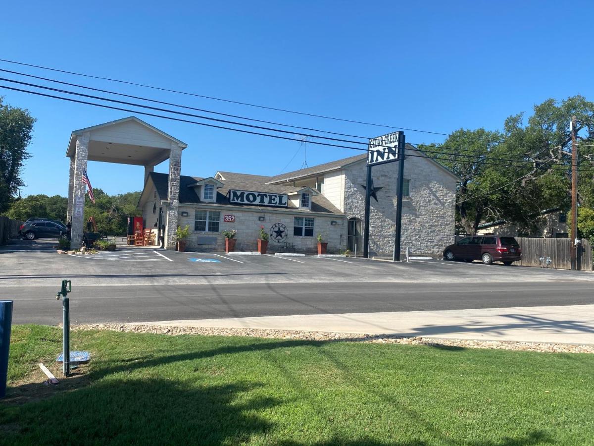 Motel Cedar Creek 2*