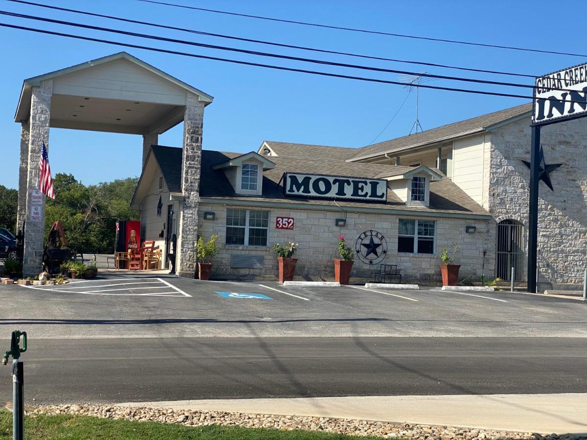 Cedar Creek Motel
