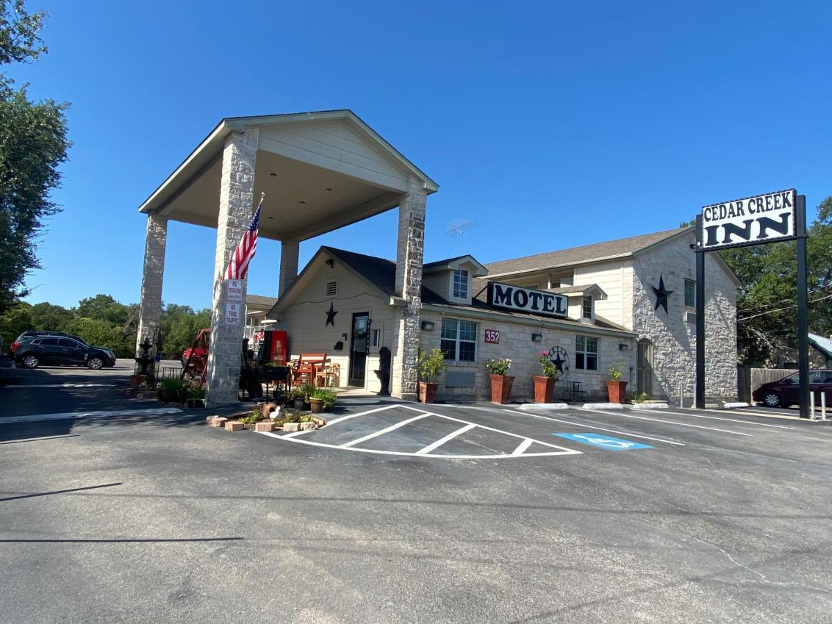 Cedar Creek Motel Bertram
